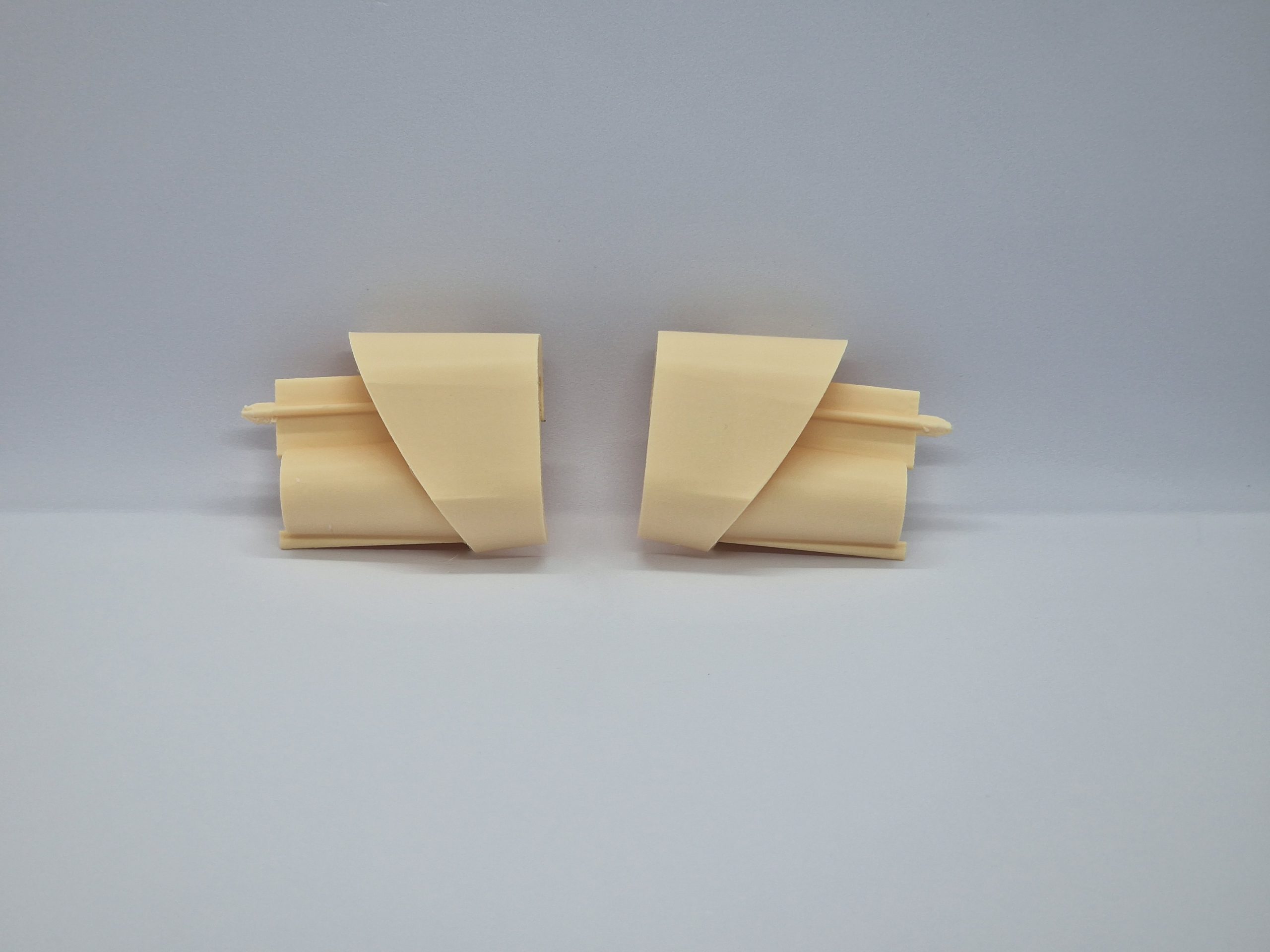 Nissan Terrano R20 Soporte maletero ÔÇö Terrano - Imagen 2