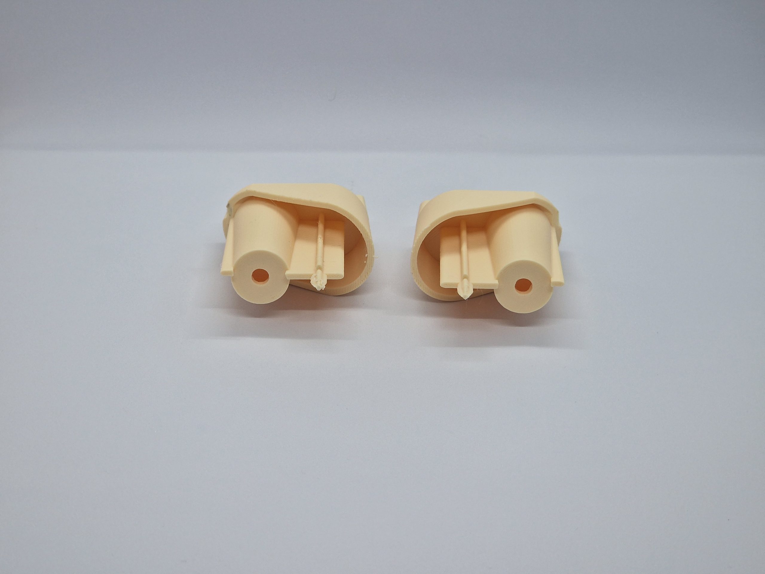 Nissan Terrano R20 Soporte maletero ÔÇö Terrano - Imagen 4