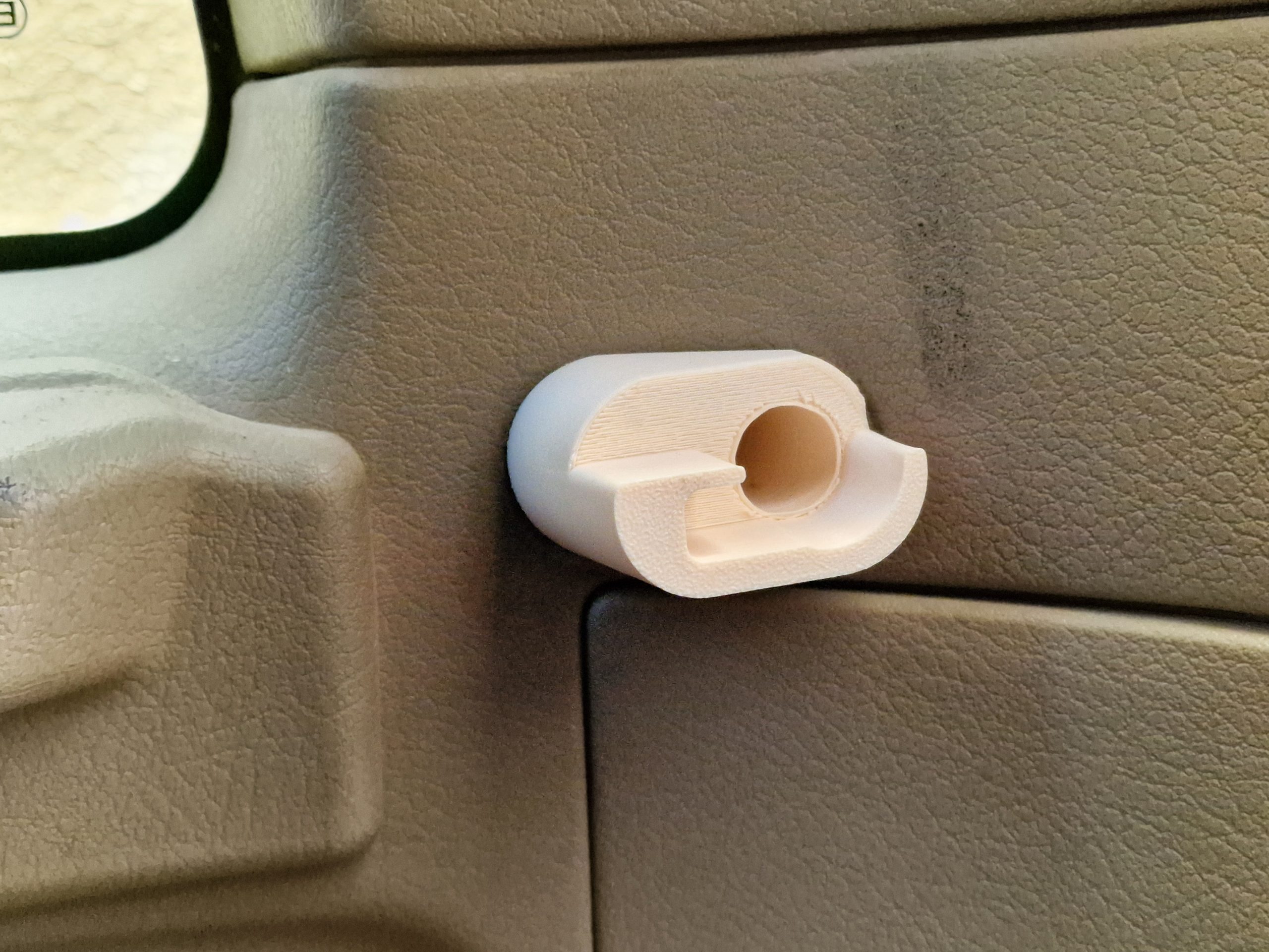 Nissan Terrano R20 Soporte maletero ÔÇö Terrano - Imagen 6