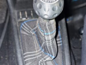 pomo Wolfsburg instalado Golf MK2 interior